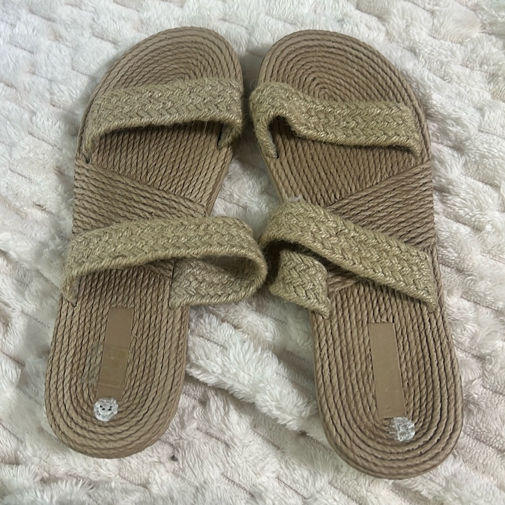 Sandals size 8